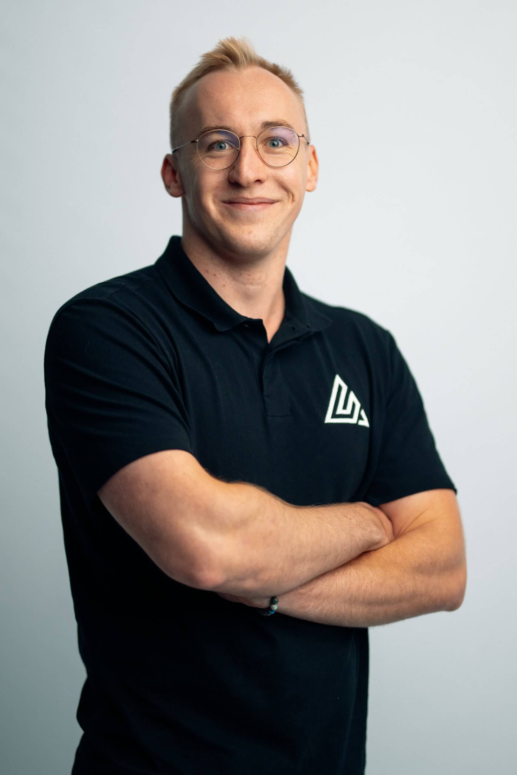 Niclas Ulrich, Partner und Mentor der Chartsekte